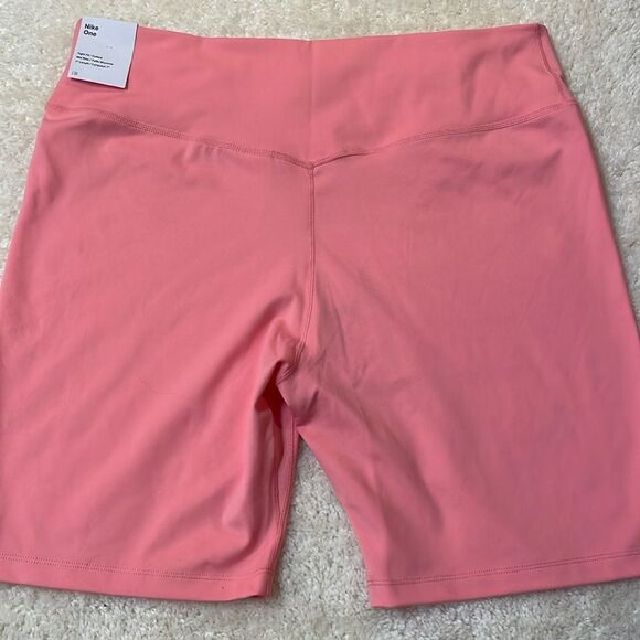 Nike Women’s Pink Tight Fit Mid-Rise 7” Length Dri-fit Shorts Sz XL - Picture 4 of 8